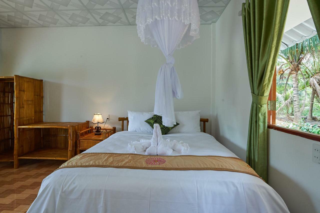 Tra Vinh Lodge Nguyet Hang Exterior photo